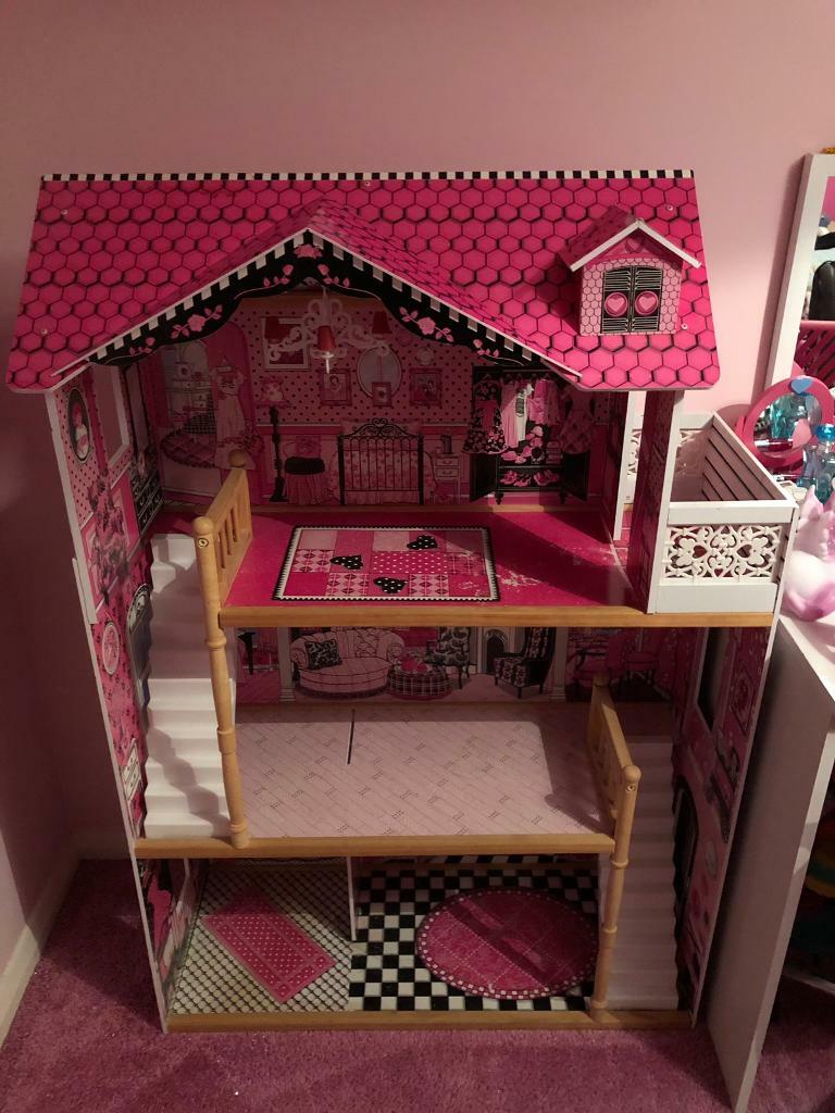 isabelles dollhouse